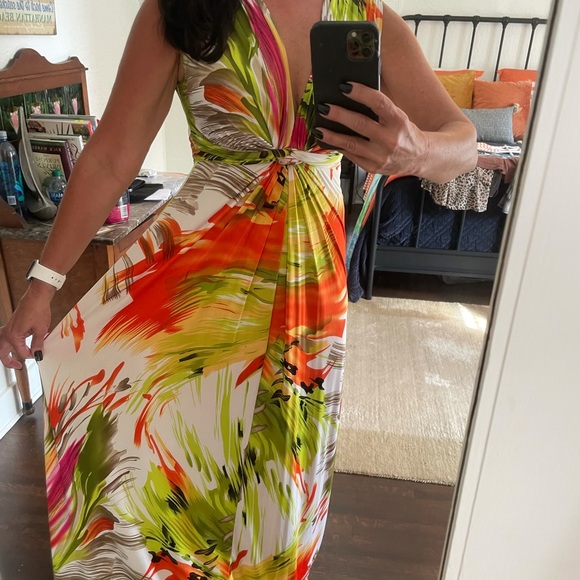 Dress - Picture 7 of 7